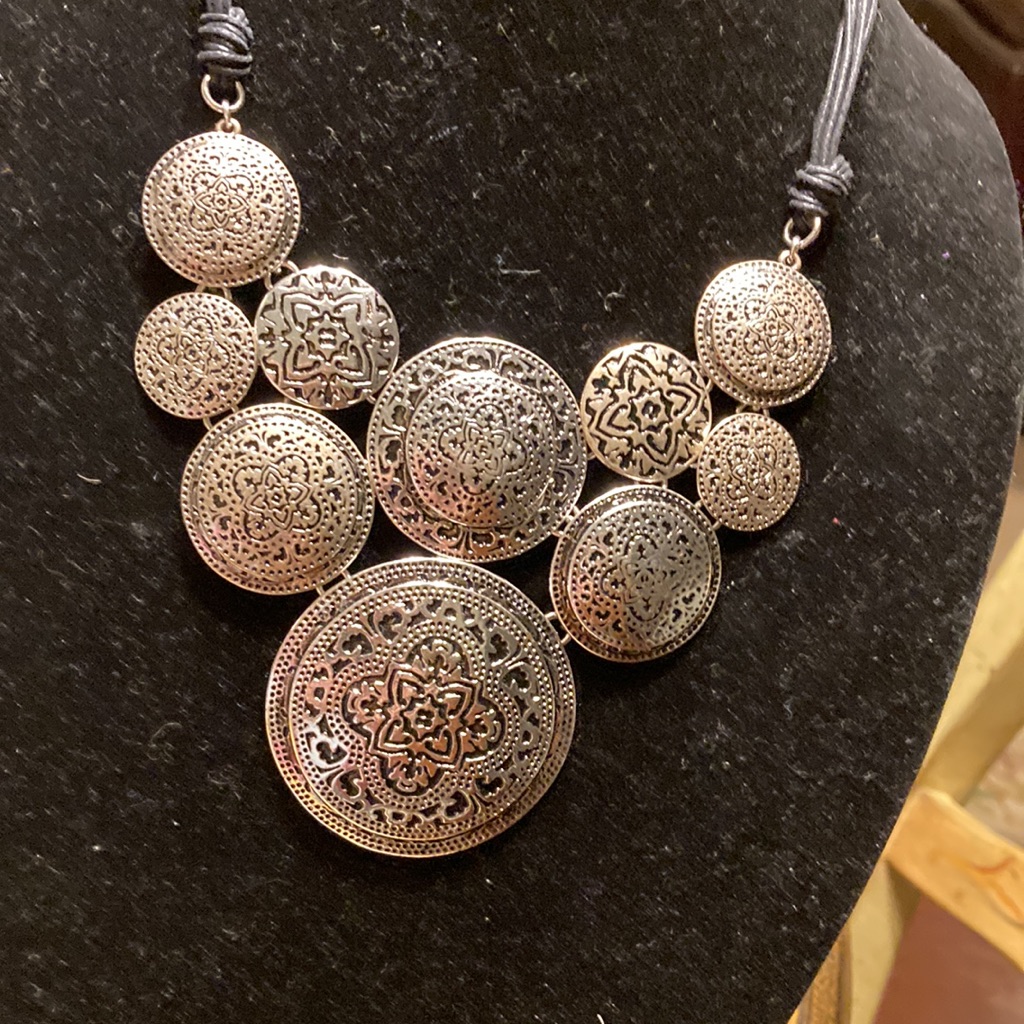 Silver Tone Necklace